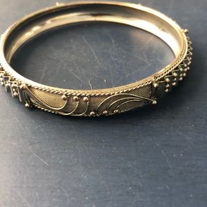 Women’s solid bracelet